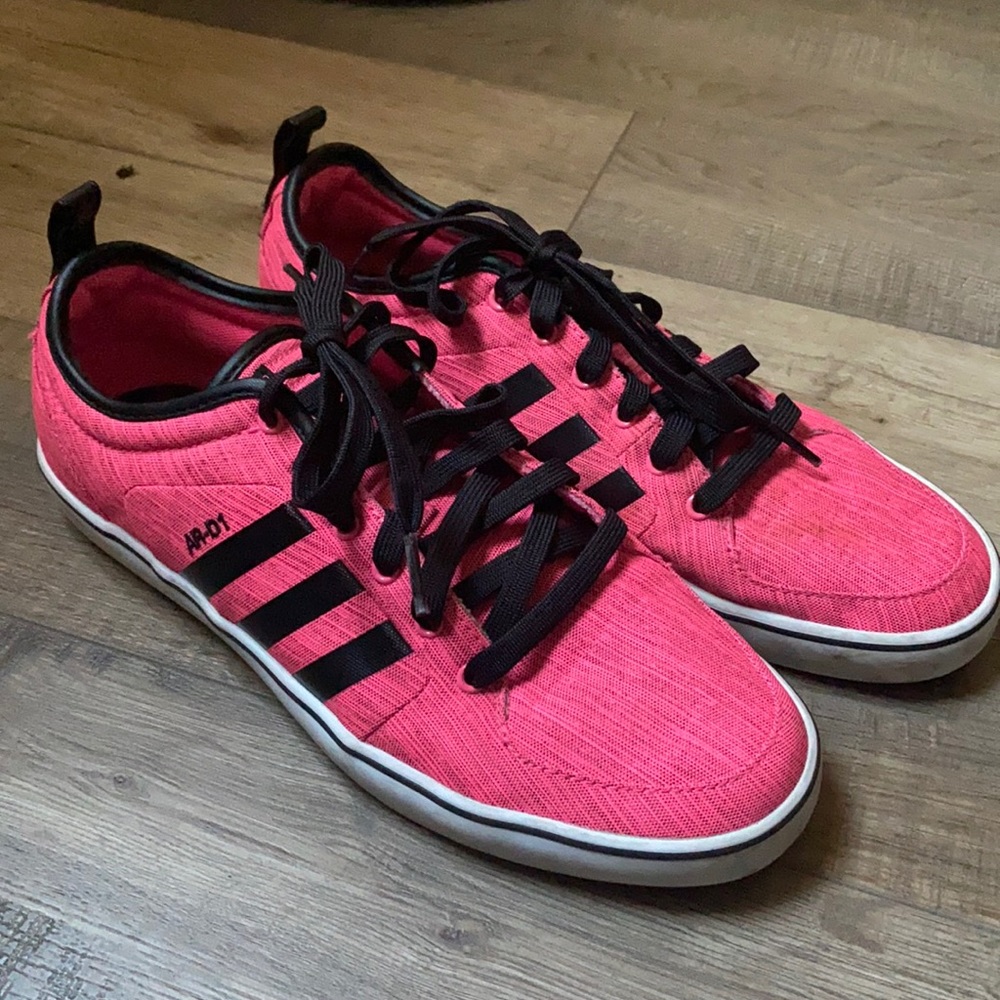 Adidas AR-D1 low top skate shoe